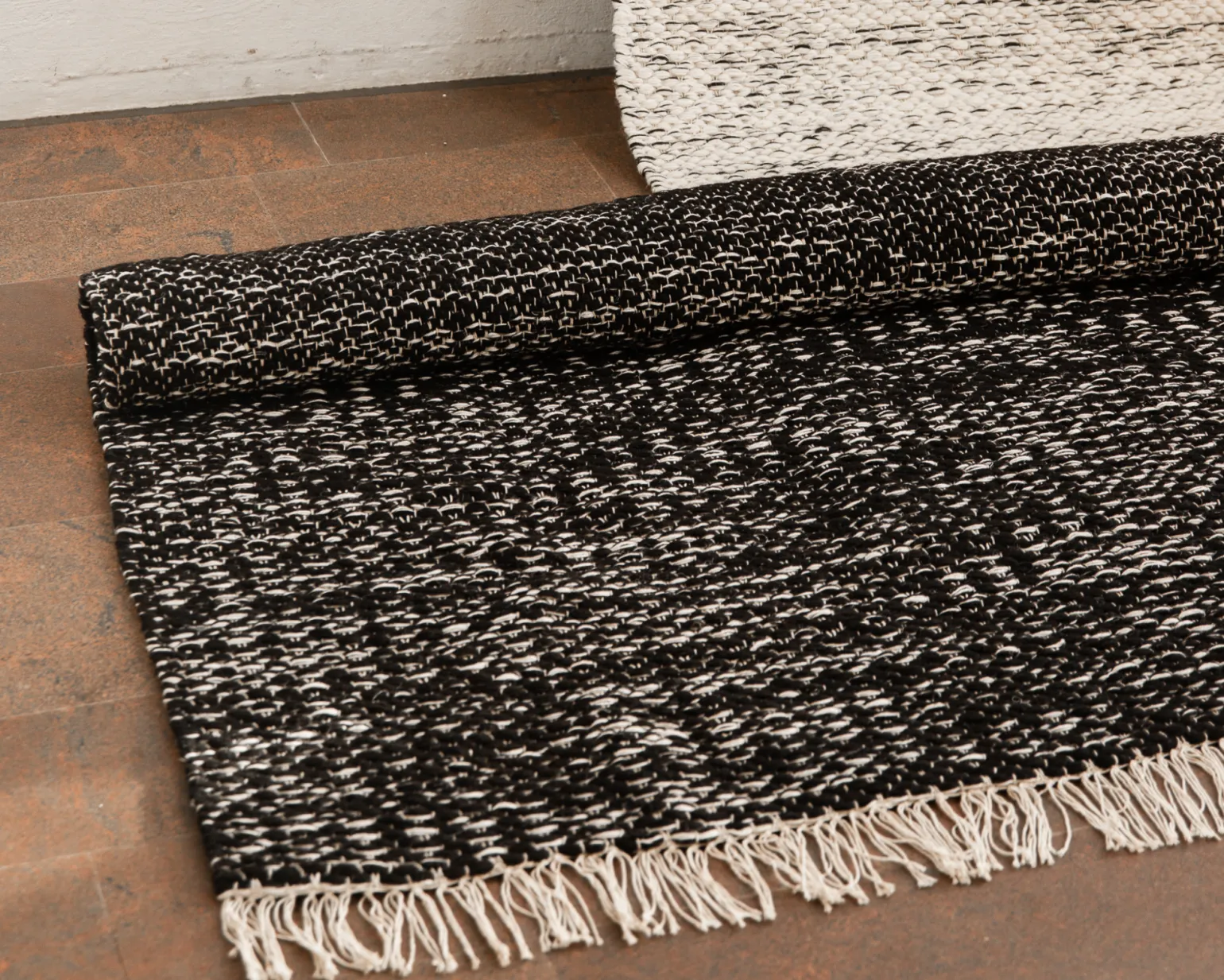 Woven Works Väre matta 160 x 230 cm svart