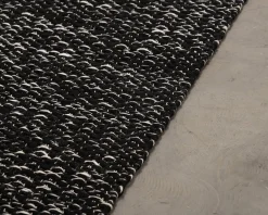 Woven Works Väre matta 160 x 230 cm svart