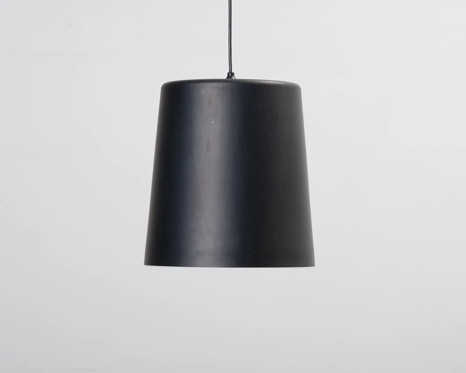 Zero Lighting Hide pendellampa svart ø 30 cm
