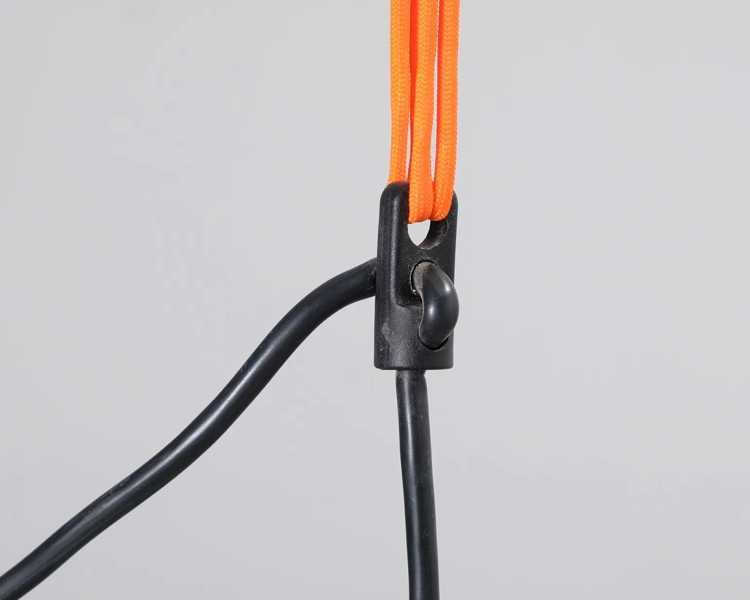 Zero Lighting Hide pendellampa svart ø 30 cm